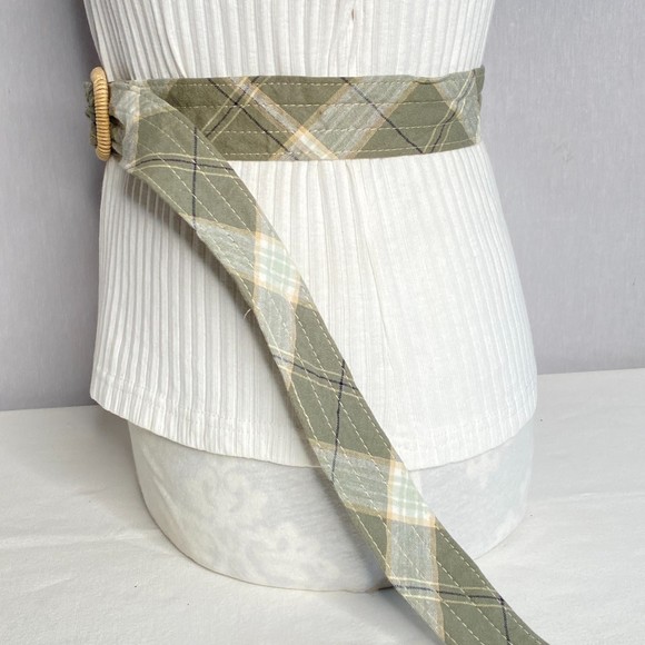 Womens Fabric Belt Size 10 Green White Plaid Woven Buckle - Picture 2 of 9